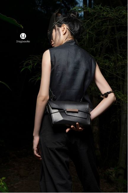 【甲蟲仙生製革室】蟲型切面單車包-手工真皮側背包